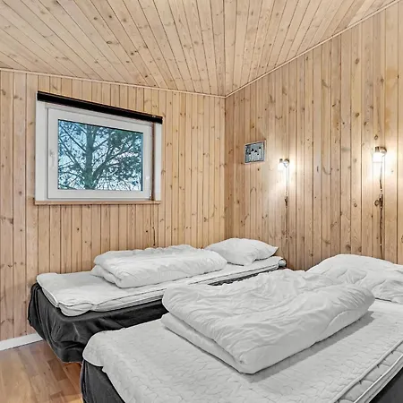 2 Bedroom Cozy In Roslev