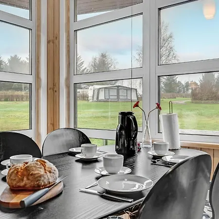 2 Bedroom Cozy In Roslev Holiday home